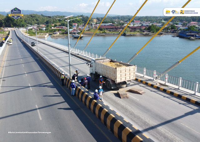 Pelaksanaan Precomissioning Instrumen Sistem Monitoring Kesehatan Struktur (SKMS) Jembatan Teluk Kendari 