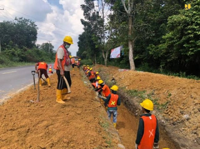 Pertengahan 2024, Serapan Tenaga Kerja Padat Karya Pemeliharaan Jalan dan Jembatan Kementerian PUPR Capai 51.964 Orang