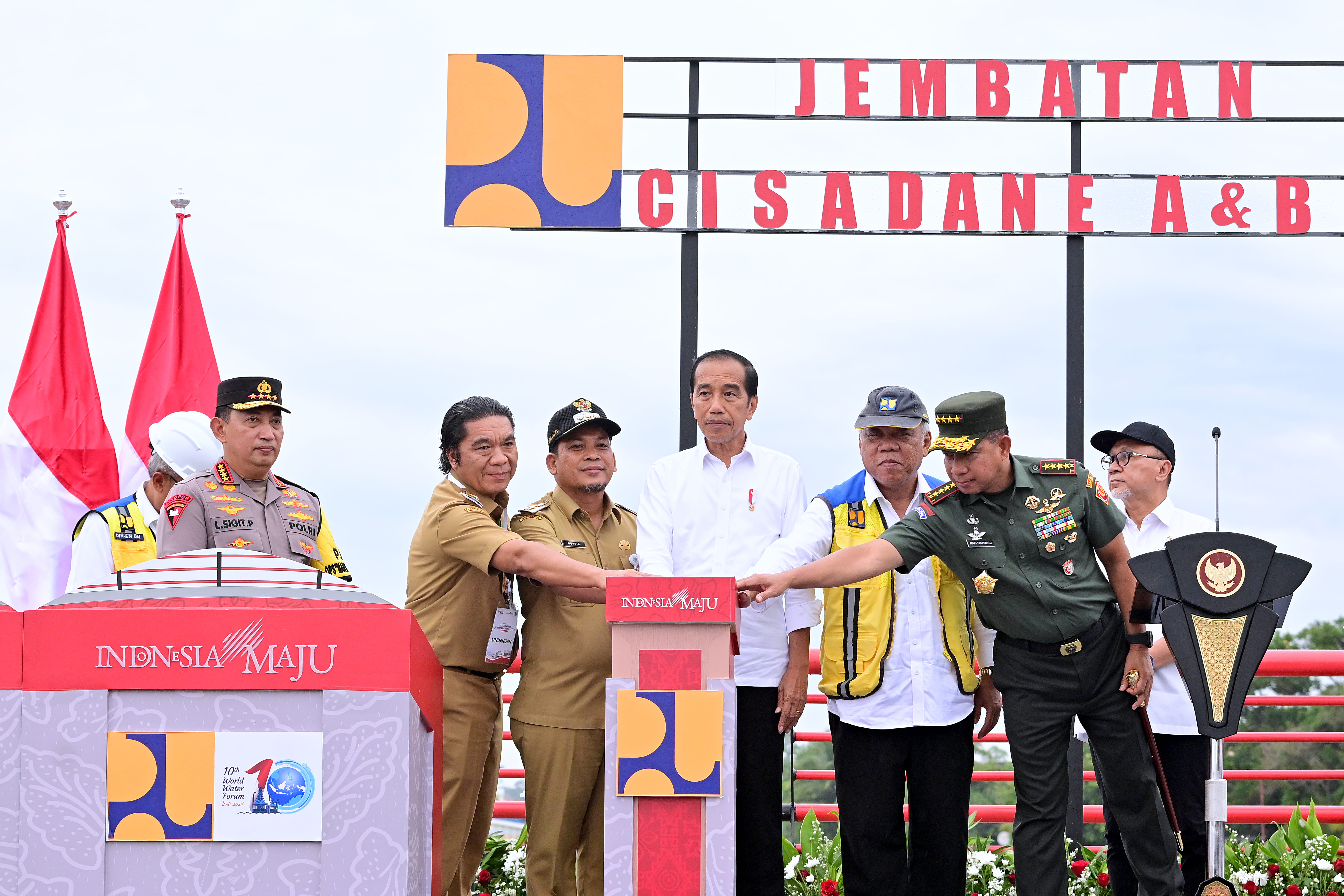 Presiden Jokowi Resmikan 3 Jembatan Callendar Hamilton di Provinsi Banten