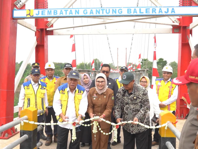 Diresmikan Menteri PUPR, Jembatan Gantung Baleraja Sambungkan Perekonomian Ribuan Warga  Pedalaman Subang dan Indramayu