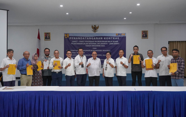 Kepala Balai DKI Jabar, Sjova Rosliansjah Menjadi Saksi Penandatanganan 14 Paket Kotrak Pekerjaan Tahun 2024 di BBPJN DKI Jakarta-Jawa Barat