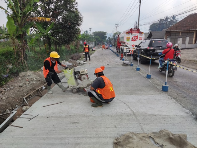 Untuk Kenyamanan Pengguna, BBPJN DKI Jabar Lakukan Rekonstruksi Jalan Nasional di Sukabumi