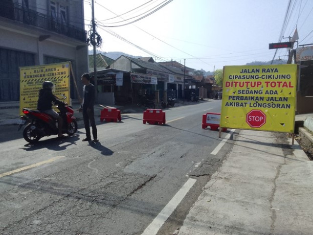 Tangani Longsoran Cikijing, Ruas Jalan Kuningan - Cikijing ditutup, Ini Dia Jalan Alternatifnya