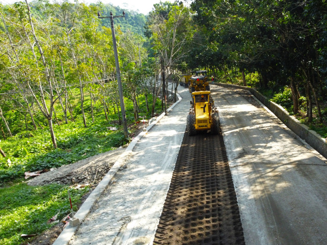 Dampak adanya Rekonstruksi Jalan Surade-Tegalbuleud, Aksesibilitas Warga Kabupaten Sukabumi Jadi Makin Nyaman