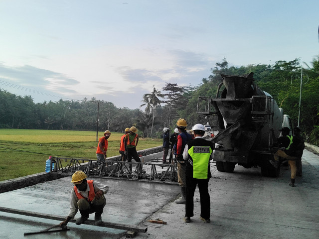 Dukung Pariwisata Pantai Selatan Jawa Barat, Ruas Jalan Cimerak – Batas Pangandaran Diperbaiki