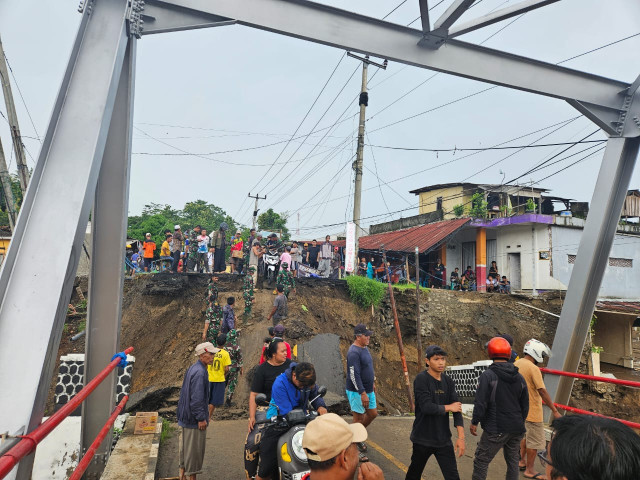 Gerak Cepat Tangani Jembatan Amblas dan Bencana Longsor di Lintas Bagbagan - Jampangkulon – Cikembang