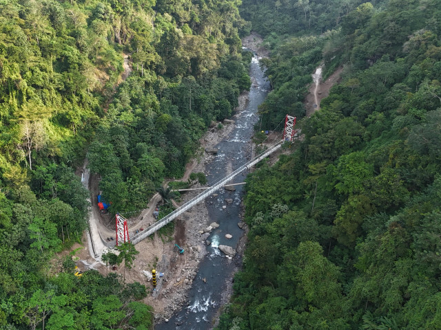 Terhubung Setelah Puluhan Tahun: Inilah Jembatan yang Mengubah Dua Desa di Cianjur