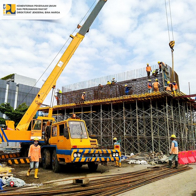 Bekerja Dimasa Pandemik, Progres Konstruksi Fly Over Purwosari Berjalan Baik