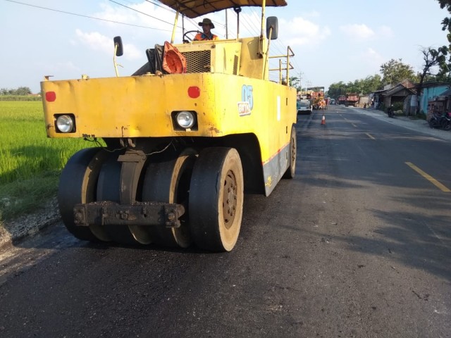 Jalan Dilebarkan, Perlancar Aktivitas Perekonomian di Kawasan Rembang – Blora - Cepu