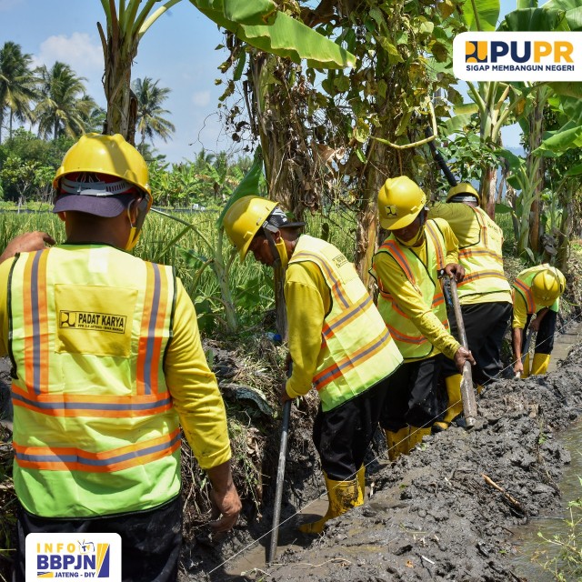 Padat Karya Revitalisasi Saluran Drainase Jateng DIY