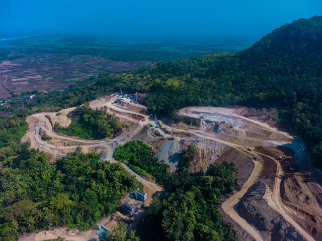 Utamakan Keselamatan Jalan, Pansela Kretek - Girijati Optimalkan Perkuatan Lereng dan Penghijauan Infrastruktur