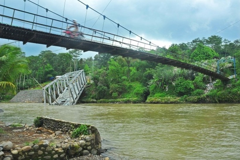 Jembatan Darurat Way Mesuji Selesai Dibangun