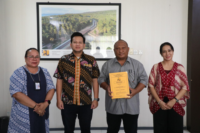 Penandatanganan Kontrak Paket Core Team Perencanaan dan Pengawasan Jalan Nasional Provinsi Maluku T.A. 2024 Penandatanganan Kontrak Paket Core Team Perencanaan dan Pengawasan Jalan Nasional Provinsi Maluku T.A. 2024