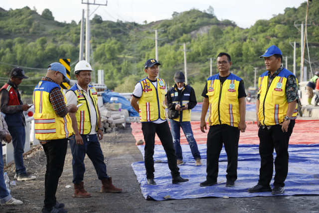 Monitoring Penggantian Jembatan Sanolo oleh Kepala Balai Pelaksanaan Jalan Nasional NTB