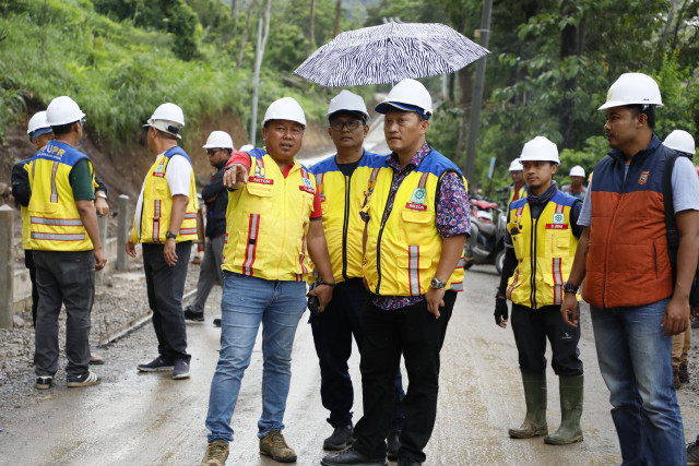 Rekonstruksi Jalan Batu Dulang - Tepal di Sumbawa Permudah Pengembangan Usaha Kopi Lokal