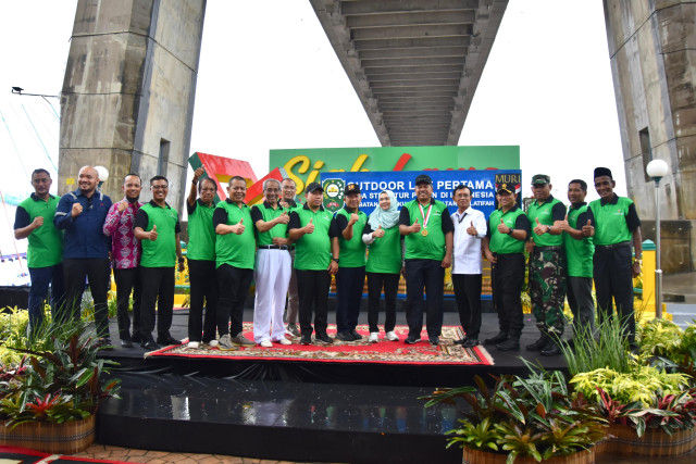 KEPALA BALAI JALAN NASIONAL TURUT HADIR PENGANUGRAHAN MURI JEMBATAN TENGKU AGUNG SULTANAH LATIFAH