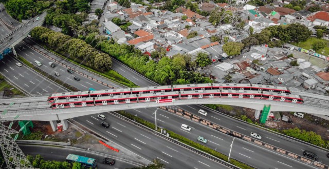 Pelaksanaan Uji Beban Longspan Cililitan Proyek LRT Jabodebek