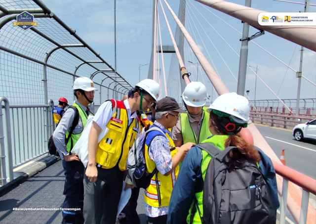 Site Visit & Demonstration Ahli Japan International Cooperatioan Agency (JICA) di Jembatan S.Barito dan Suramadu 