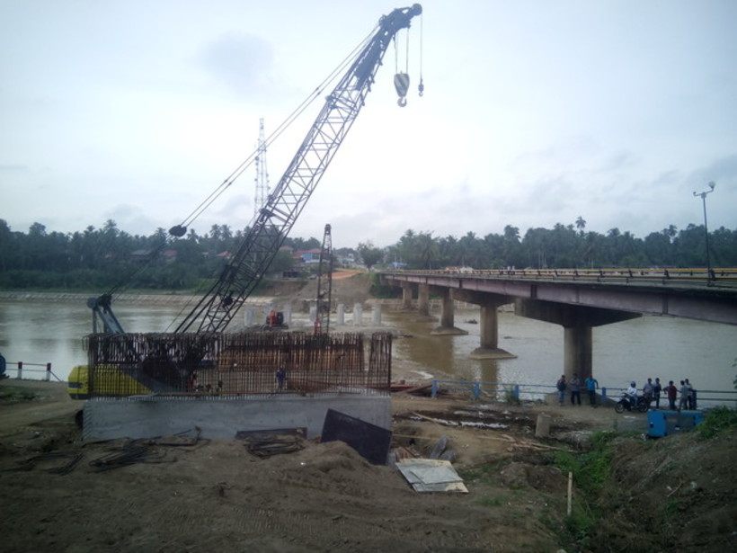 KOMISI V DPR RI TINJAU DUPLIKASI JEMBATAN SUNGAI DAREH DI SUMBAR