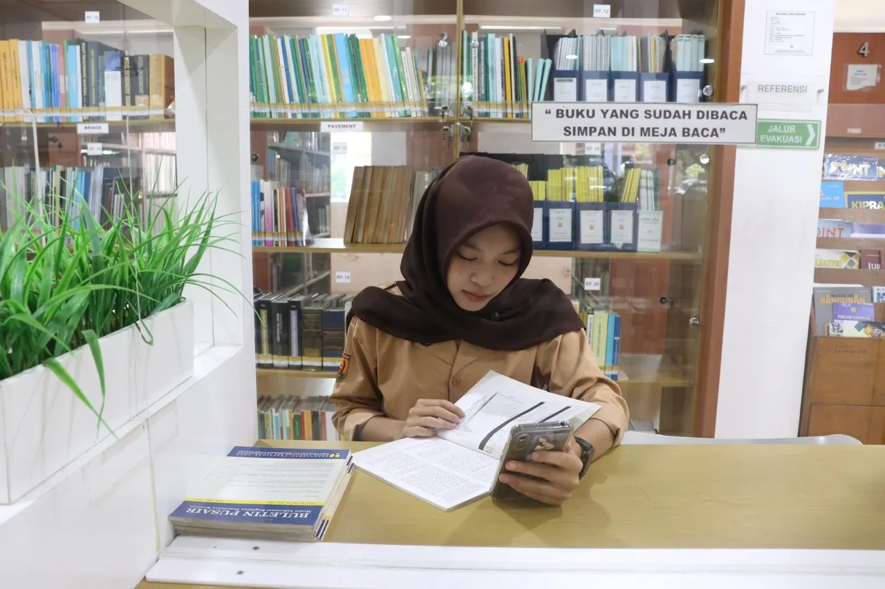 Meja Baca 1
