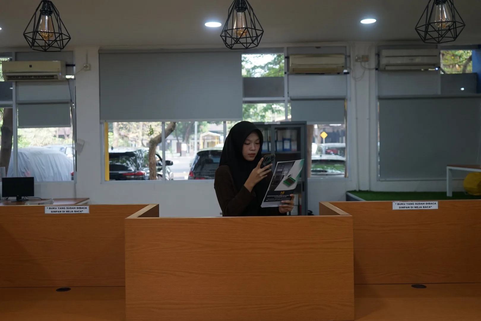 Meja Baca 2