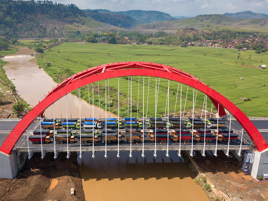 Uji Beban Jembatan Kalikuto, Jateng