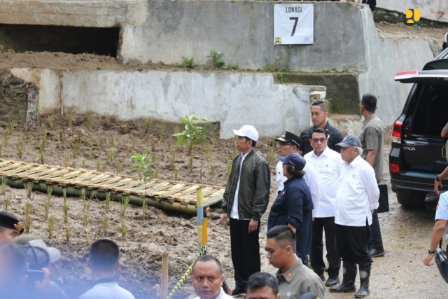 Kementerian PUPR Rampungkan Pembukaan Akses Kawasan Terisolir Akibat Longsor di Sukajaya, Bogor