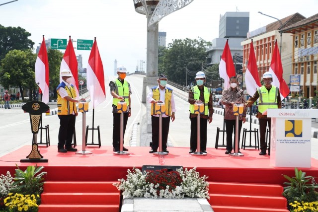 Menteri Basuki Resmikan Pengoperasian Flyover Purwosari Surakarta 