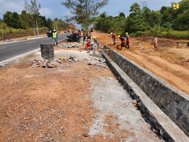 Dorong Pemulihan Ekonomi Nasional, Kementerian PUPR Telah Memulai Program Padat Karya Bidang Jalan & Jembatan