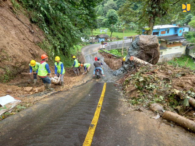 Kementerian PUPR Tangani Longsor Ruas Soreang–Rancabali–Cidaun dan Jalan Ambles Pansela