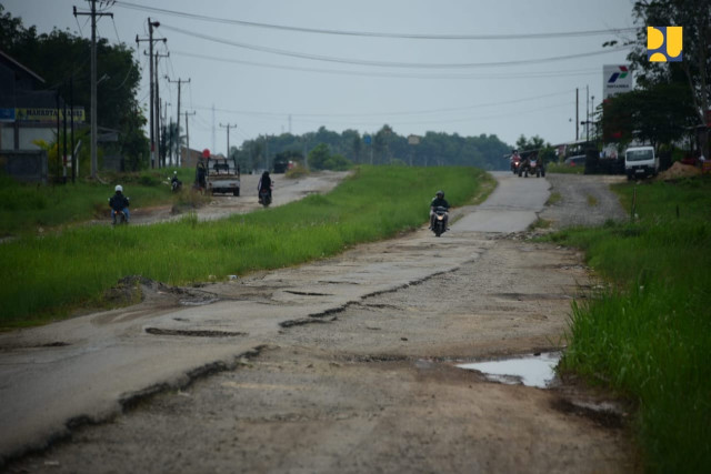 Menteri Basuki Dampingi Presiden Jokowi Tinjau Ruas Jalan Simpang Korpri - Purwotani di Lampung Selatan