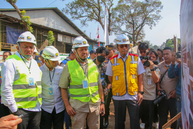 JEMBATAN CIKERETEG FUNGSIONAL AWAL OKTOBER