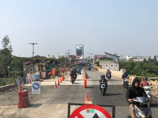 SENIN 16 OKTOBER, JEMBATAN CIKERETEG FUNGSIONAL PENUH