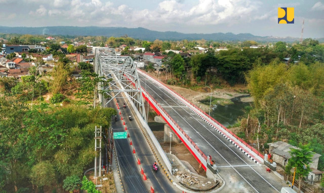 Dukung Layanan Logistik dan Transportasi Nataru 2024, Kementerian PUPR Tuntaskan Penggantian 9 Jembatan CH di Jawa Timur