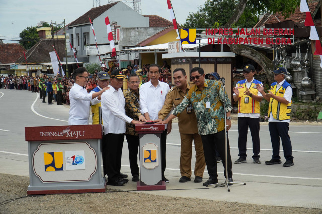 Tingkatkan Konektivitas Jateng Bagian Timur,  Presiden Jokowi Resmikan 3 Ruas Inpres Jalan Daerah di Blora