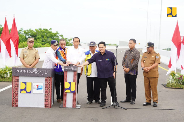 Percepat Konektivitas Menuju Pelabuhan, Presiden Jokowi Resmikan Jalan Akses Tol Makassar New Port