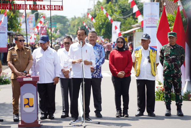 Menteri Basuki Dampingi Presiden Jokowi Resmikan 20 Ruas Inpres Jalan Daerah di Jawa Timur Bagian Selatan