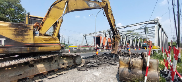 Tingkatkan Performa Jembatan Babon, BBPJN Jateng-DIY Lakukan Pemeliharaan Berkala