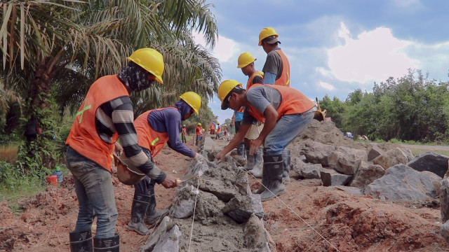 Padat Karya Infrastruktur Jalan Harus Bermanfaat Bagi Sosial Ekonomi Wilayah 