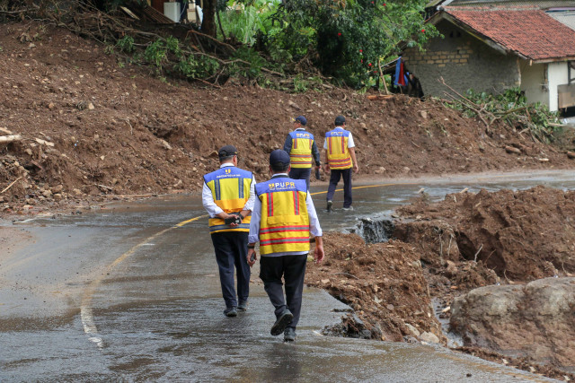 Ditjen Bina Marga Buka Akses Longsor Sukabumi