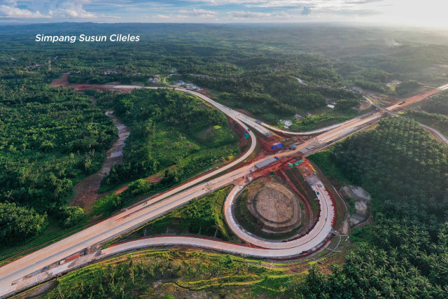 Wakil Presiden Gibran Meninjau Pembangunan Jalan Tol Serang – Panimbang di Provinsi Banten