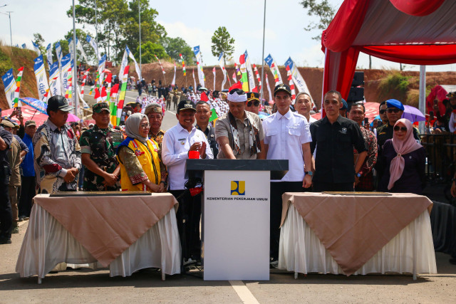 JALAN LINGKAR UTARA JATIGEDE, PERKUAT KONEKTIVITAS LINGKAR SELATAN, BARAT DAN TIMUR.