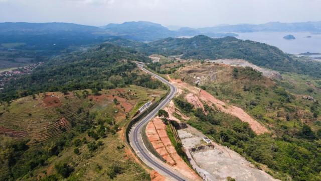 JALAN LINGKAR UTARA JATIGEDE, PERKUAT KONEKTIVITAS LINGKAR SELATAN, BARAT DAN TIMUR.