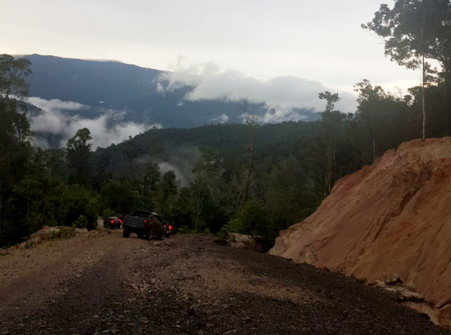 Trans Papua Barat Connected, Vehicles For The First Time Can Pass