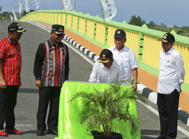 Inauguration of Leta Oar Ralan Bridge, Getting Near